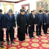 Senior officials pay tribute to former Lao PM