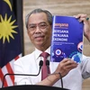 Malaysia announces 8.2-billion-USD plan for economic recovery 