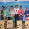 UNICEF in Vietnam presents daily supplies to Ninh Thuan 