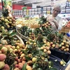Supermarkets help farmers sell lychees