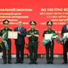 Defence minister visits Vietnam-Russia Tropical Centre