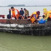 Tay Ninh releases fish fry into reservoir to regenerate fishery resources