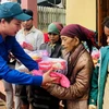 Government provides more rice aid for central provinces