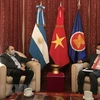 Ambassador bolsters cooperation between Vietnam, Argentina national radio stations