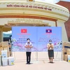 Quang Tri presents medical supplies to help Lao localities fight COVID-19