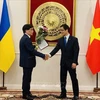 Appointment decision presented to Vietnam’s Honorary Consul General in Ukraine’s Odessa