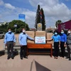 Vietnam Youth Federation presents 5,000 masks to Cambodian counterpart