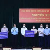 State President visits pandemic-stricken HCM City