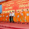 Bac Lieu's officials congratulate Khmer people on Sene Dolta Festival