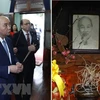 State leader offers incense to President Ho Chi Minh  