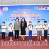 Soc Trang: 110 scholarships presented to needy students