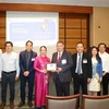 Vietnamese-British Professor becomes honorary chairman of VIS
