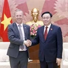 Top legislator receives British Ambassador to Vietnam
