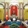 President meets with outstanding ethnic minority representatives of Cao Bang