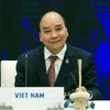 President Nguyen Xuan Phuc attends dialogue with APEC leaders