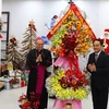 Officials send Christmas greetings to Archdiocese of Hue 