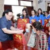 NA Chairman presents Tet gifts to poor households in An Giang