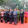 Hanoi officials pay tribute to ancestors ahead of Lunar New Year