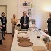Italian friends impressed by Vietnamese silk products