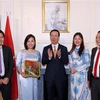 President meets Vietnamese expatriates in UK