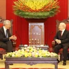 Party leader hosts Singaporean PM