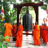 Vietnam – Malaysia Business Association donates bronze bell pagoda in Malaysia