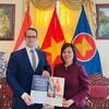 Hungarian magazine wants to publish more information of Vietnam