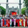 Overseas Vietnamese return home to commemorate legendary nation founders 