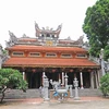 Visiting the ancient Vong Thi Pagoda