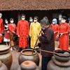 International tourists enjoy Tet holiday experiences in Duong Lam ancient village