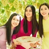 Top three Miss Vietnam 2018 join grape festival