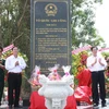 El primer ministro Nguyen Tan Dung asiste a una ceremonia para erigir la estela conmemorativa en una reliquia de guerra en la provincia sureña de Kien Giang (Fuente: VNA)