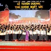 Hanoi honra a sobresalientes graduados locales