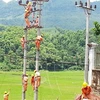 Más aldeas remotas de Son La conectadas a red eléctrica