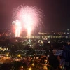 Espectáculos pirotécnicos iluminan noche del Día Nacional 