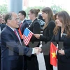 Dirigente vietnamita conversa con parlamentarios estadounidenses