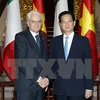 El primer ministro vietnamita, Nguyen Tan Dung, recibe en hanoi al presidente italiano, Sergio Mattarella