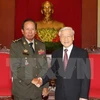 Líder partidista recibe a ministro cambodiano de Defensa