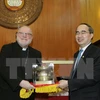 Dirigente de Frente de la Patria de Vietnam recibe a cardenal alemán