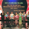 Honran a personas destacadas en campaña de seguir el Presidente Ho Chi Minh