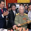 Simposio en Hanoi por décimo aniversario de la visita de Hugo Chávez a Vietnam