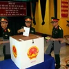 Ciudadanos en Truong Sa participan en votaciones generales tempranas