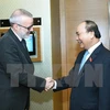 Premier vietnamita sostiene encuentro con director editorial de The Economist