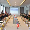 Vietnam y Francia dialogan sobre cooperación en defensa