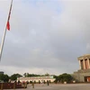 [Fotos] Vietnam iza bandera a media asta en señal de duelo por fallecimiento del presidente Tran Dai Quang