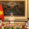 Presidente de Vietnam trabaja con la Revista Comunista
