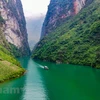Contemplan belleza del río Nho Que en provincia Ha Giang