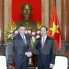 Presidente de Vietnam recibe a jefe de inteligencia de Bulgaria 