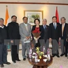 Presidenta parlamentaria conversa con líderes de partidos indios 