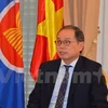 Embajador vietnamita recibe insignia de localidad francesa